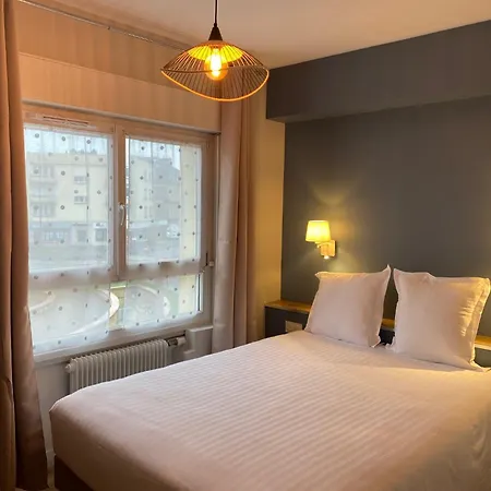 Hotel De Bretagne Fougères